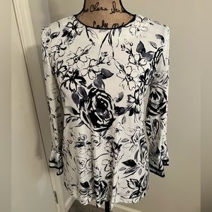 Karl Lagerfeld Paris Yessie Trumpet Sleeve Blouse Size Small